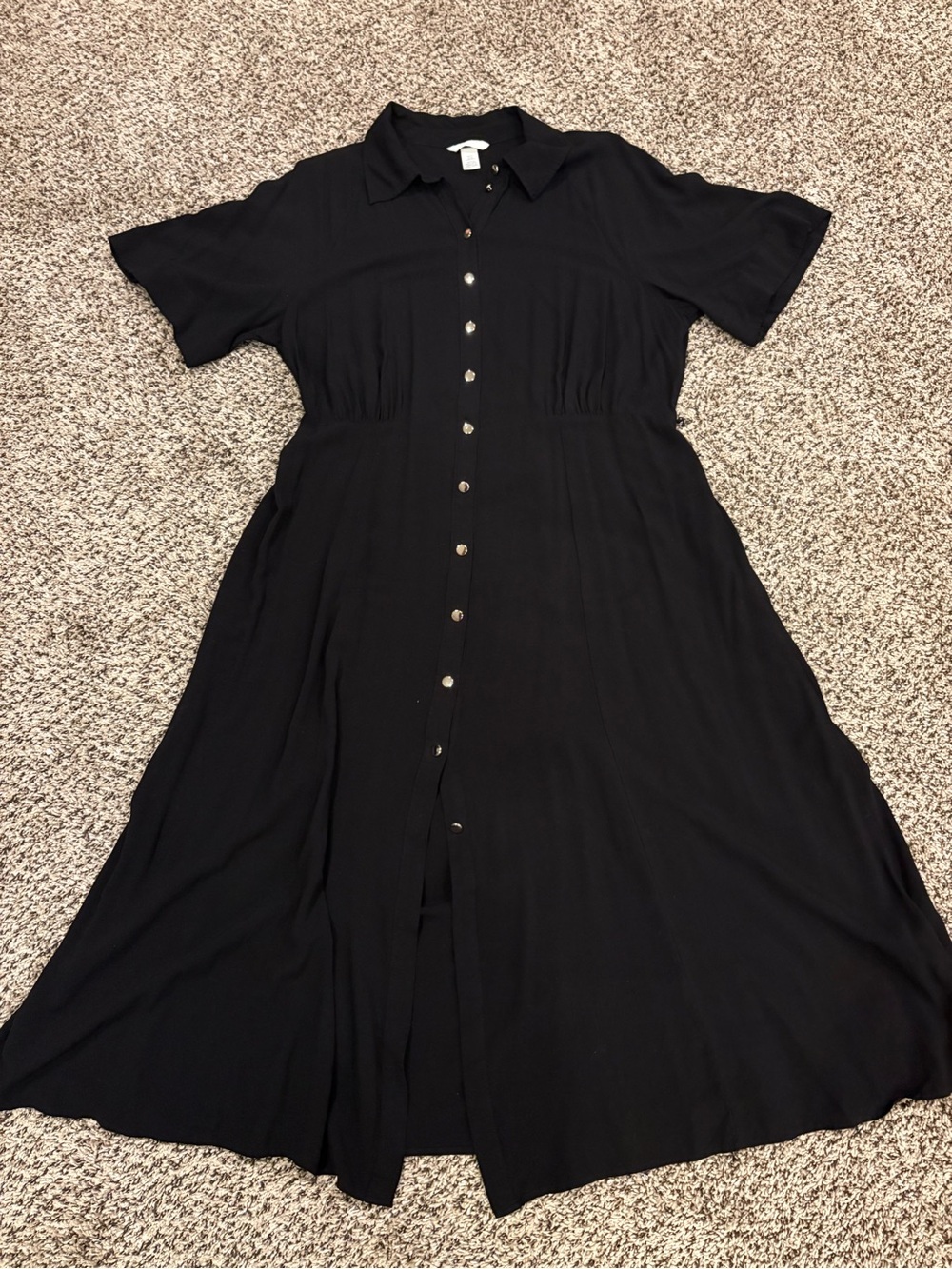 Black Button-Front Midi Dress with pockets - Women
